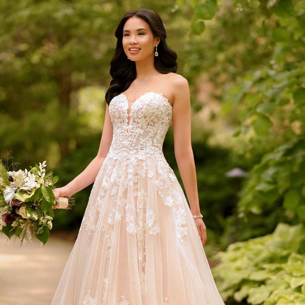 Wedding gown-Essence of Australia D2848